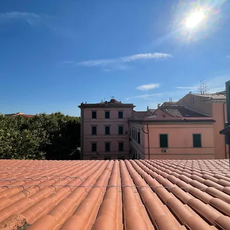 Apartment Il Cappellaio Matto Livorno